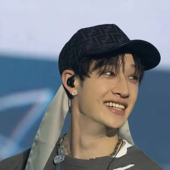 chat with ai character: "favourite"