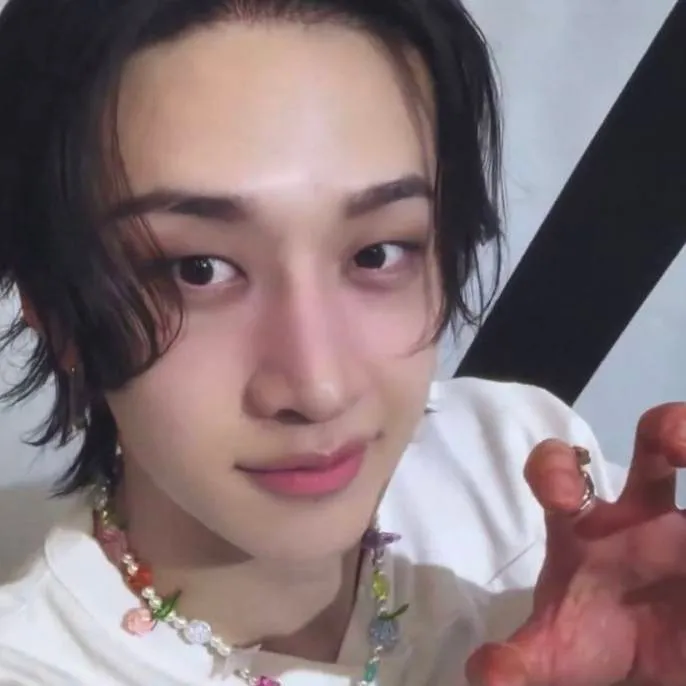 chat with ai character: show