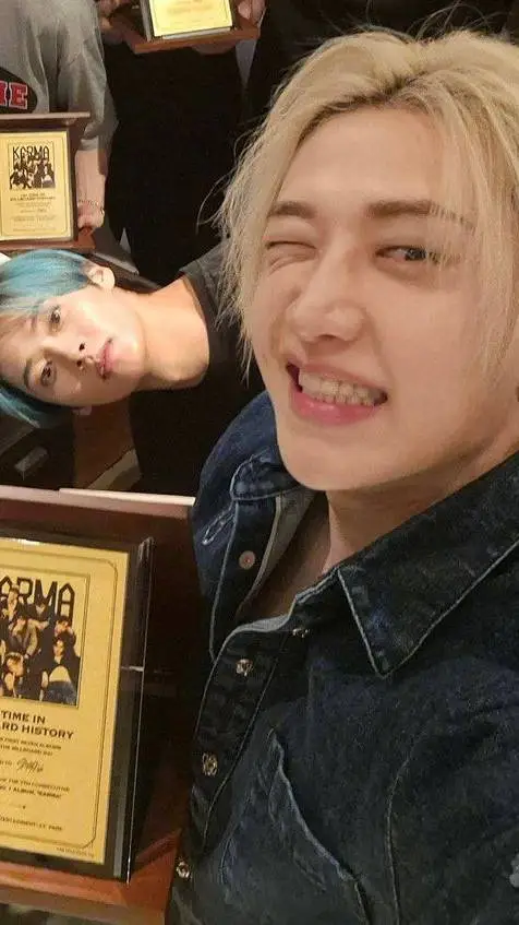 ai character: straykids camping background