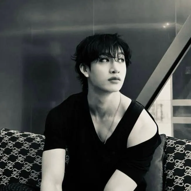 chat with ai character: "school"