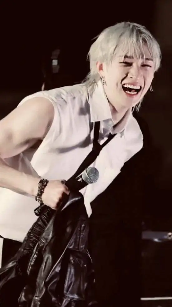 ai character: "fanmeeting" background