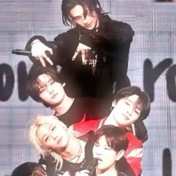 chat with ai character: "crushes"