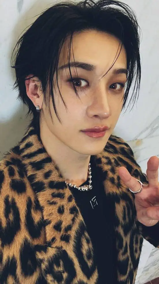 ai character: "break up" background