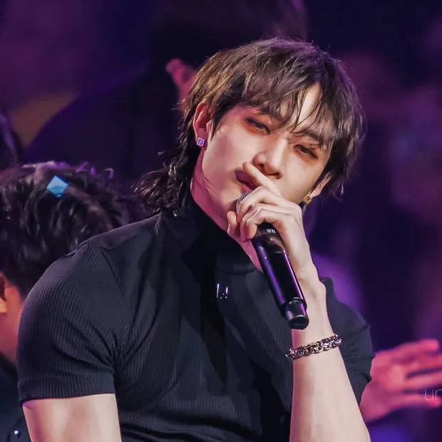 chat with ai character: "Jail Guard"