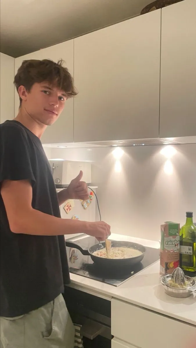 Talkie AI - Chat with Wes Benette 