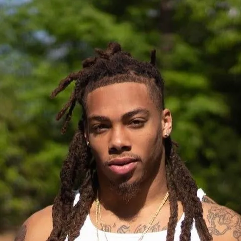 chat with ai character: Orion