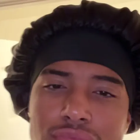 chat with ai character: Malik 🥱 