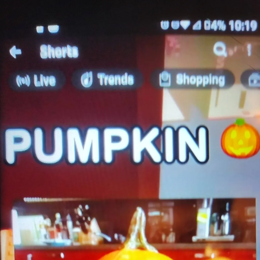 chat with ai character: Pumppien