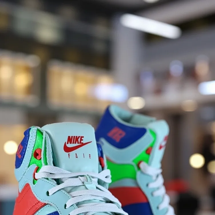chat with ai character: new Nike shoe 24