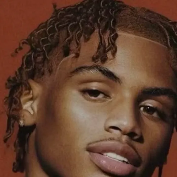 chat with ai character: Eric😍