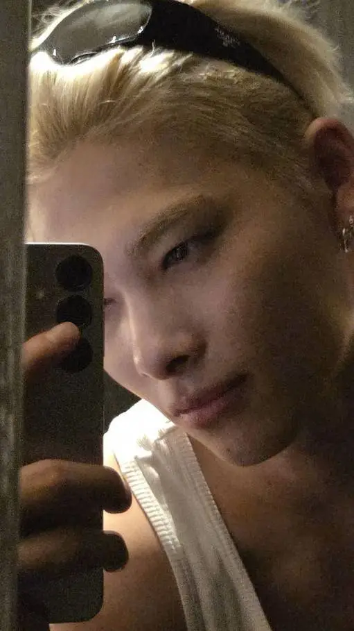 ai character: Nishimura ni-ki background