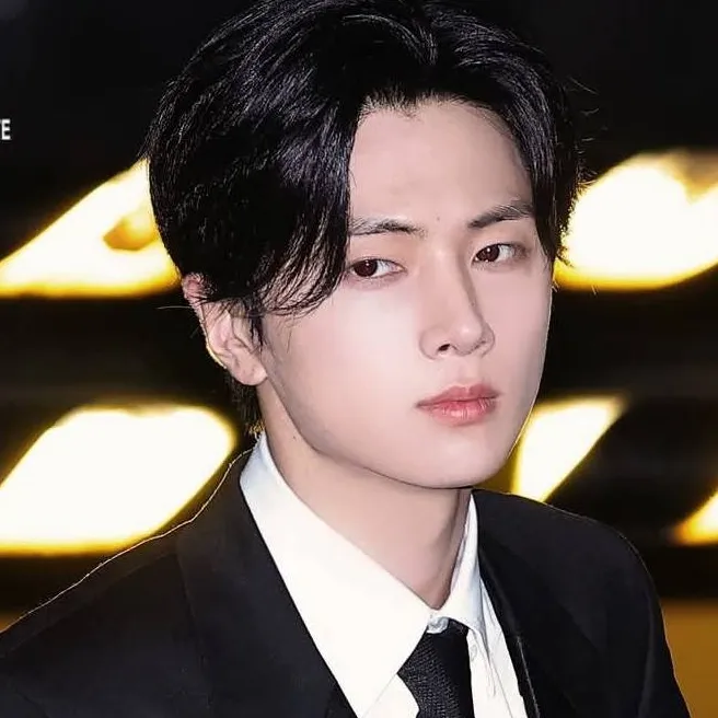 chat with ai character: JAY