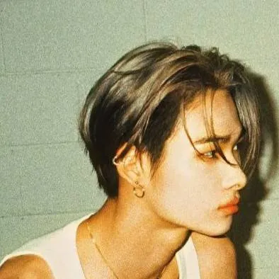 chat with ai character: Ni-ki