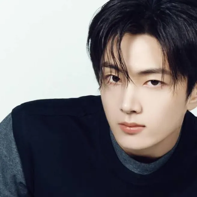 chat with ai character: Park jay.