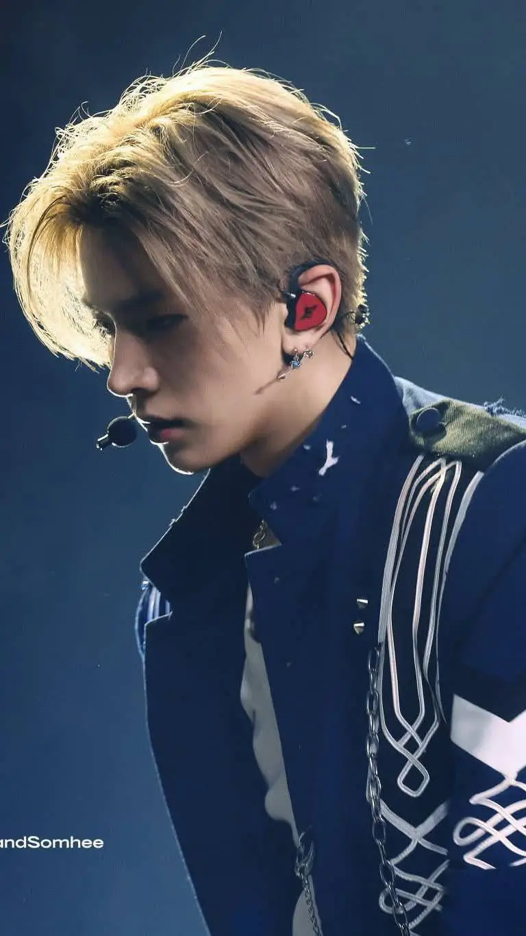 ai character: HEESEUNG  background