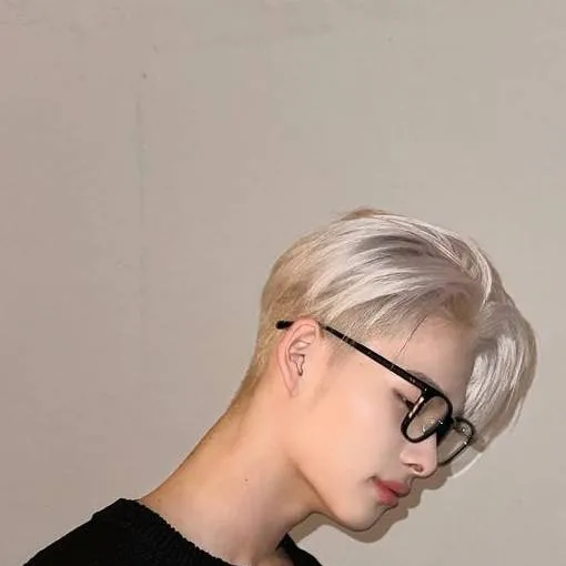 chat with ai character: Ni-ki