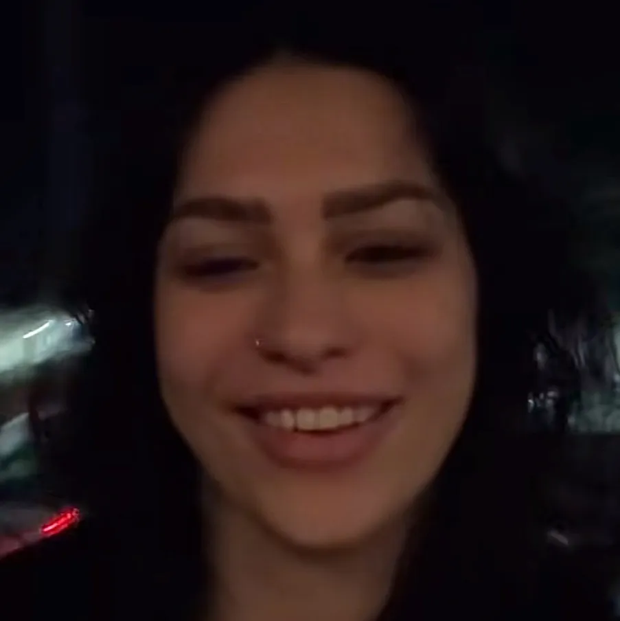 chat with ai character: Vanessa