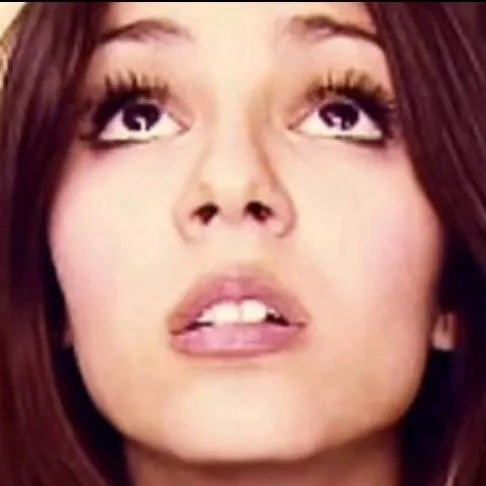 chat with ai character: Stephanie