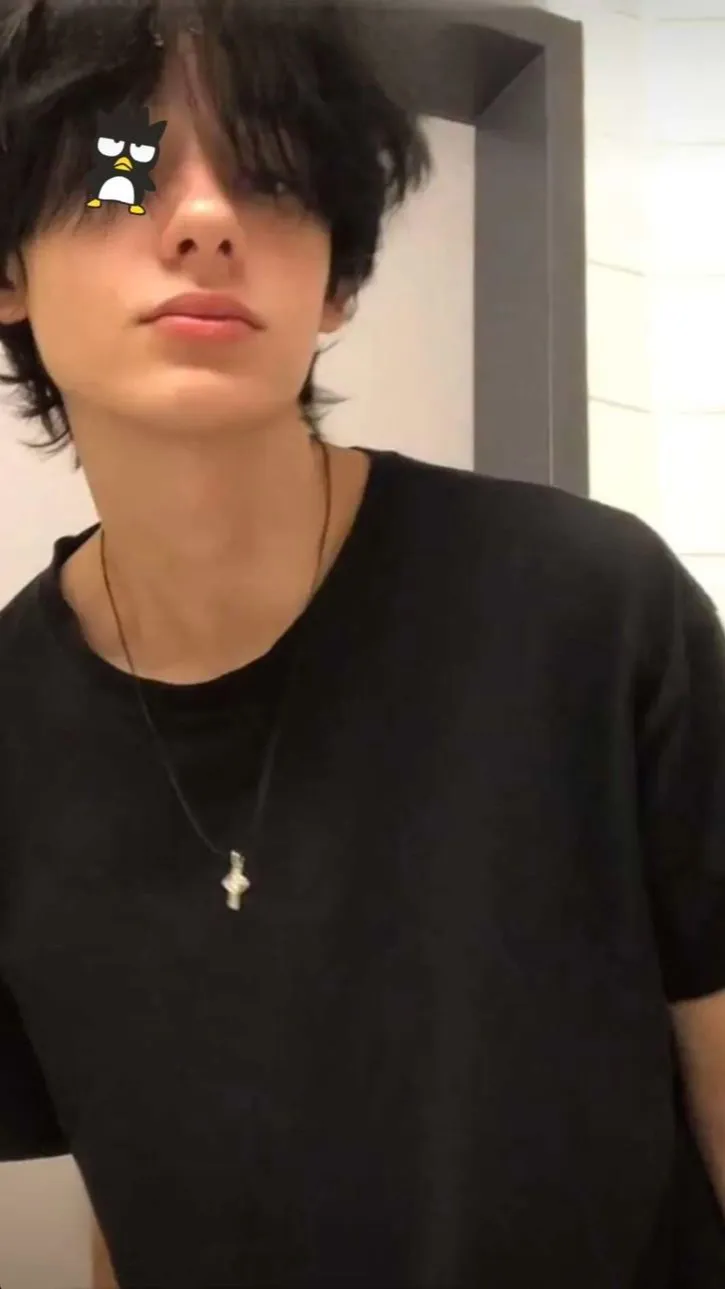 ai character: ♡︎𝐉𝐨𝐬𝐡♡︎ background