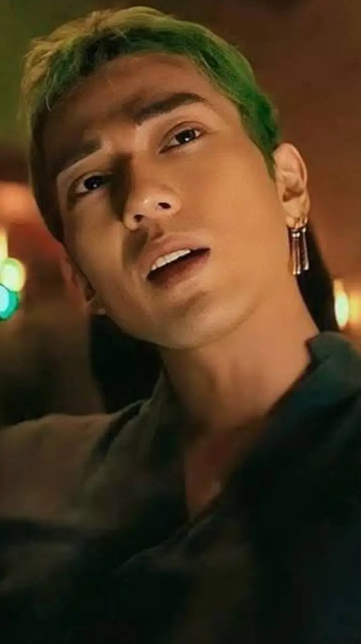 ai character: Roronoa Zoro background