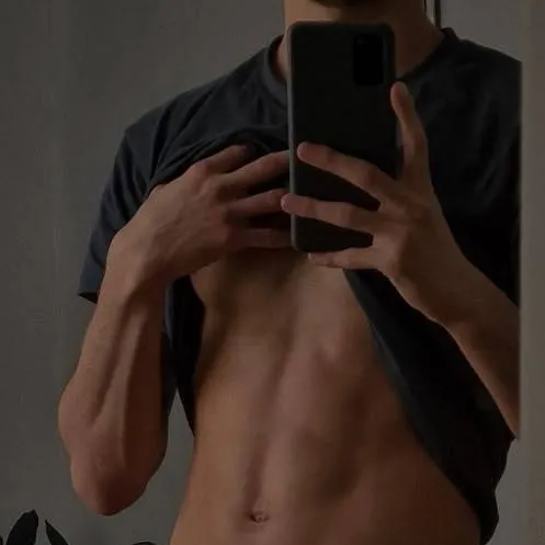 chat with ai character: Carlos