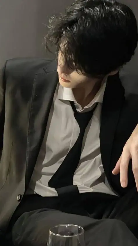 ai character: Lucas background