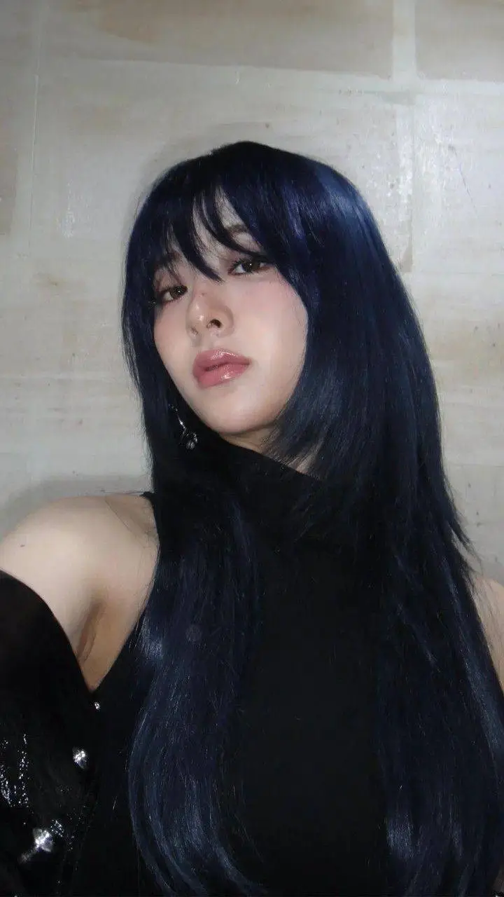 ai character: Yunjin background
