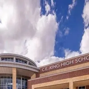 chat with ai character: aesthetic boarding