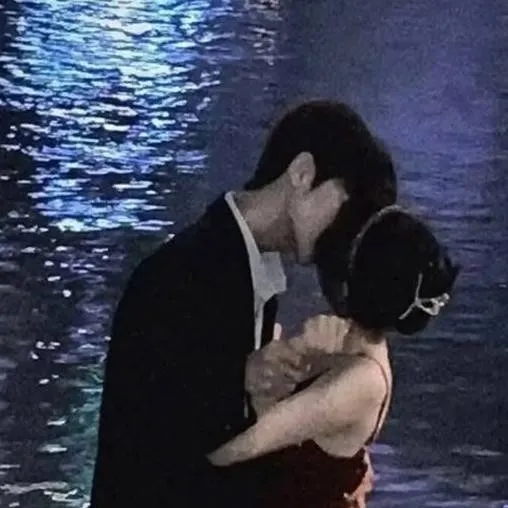 chat with ai character: Jameston in date 