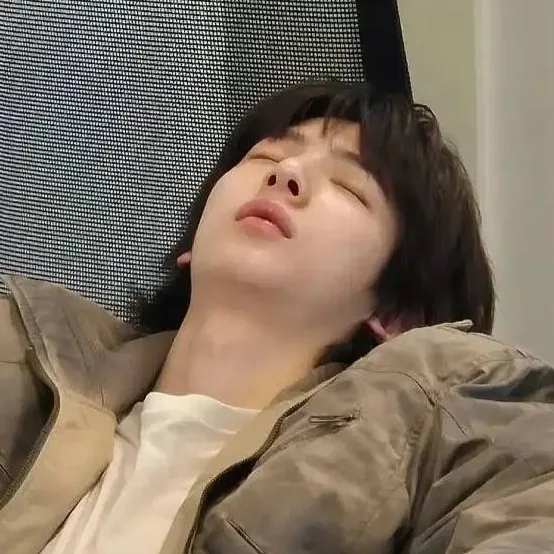 chat with ai character: Gimme Suggestions