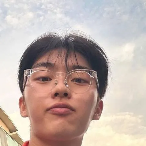 chat with ai character: ~🖤CHOI HYUNWOOK🖤~