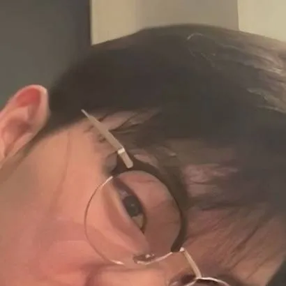 chat with ai character: Mr.hyunwook