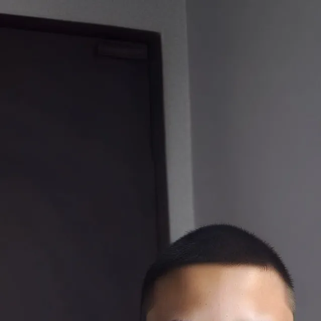 chat with ai character: Liam Chen