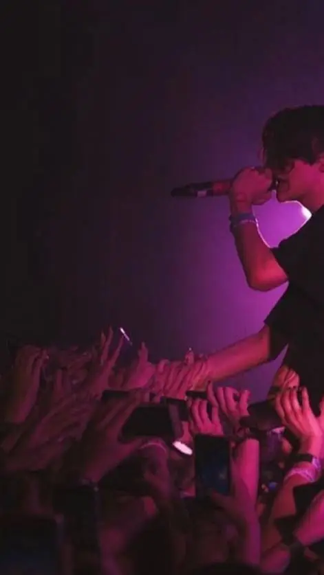 ai character: bars and melody  background