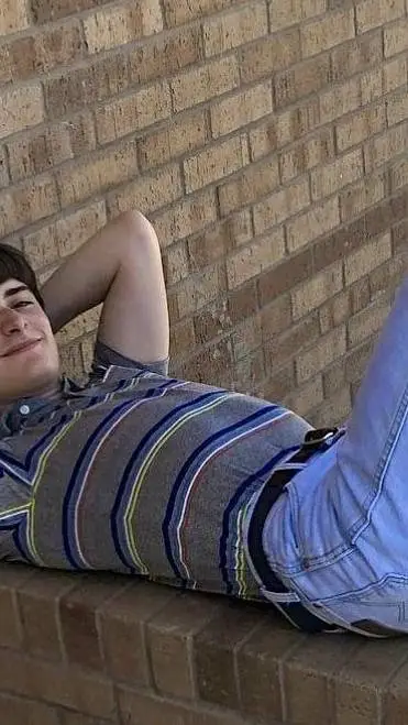 ai character: noah schnapp  background