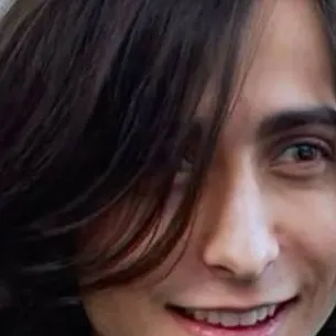 chat with ai character: aidan gallagher 