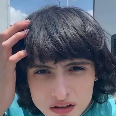chat with ai character: finn wolfhard 