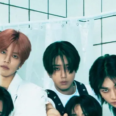 chat with ai character: Stray kids