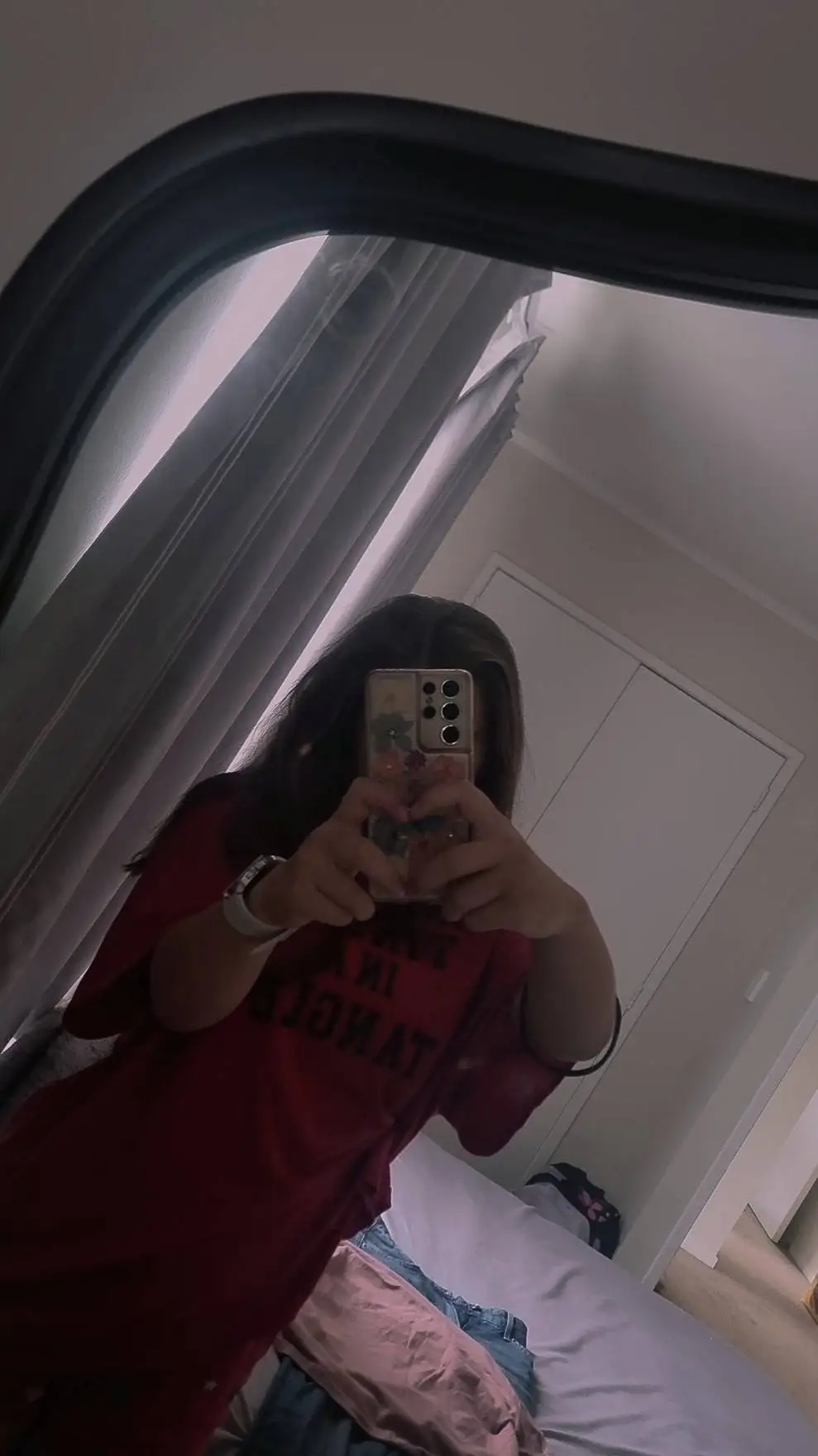 ai character: ᥫ𝐕ᴀʟᴋʏʀɪᴇ᭡ background