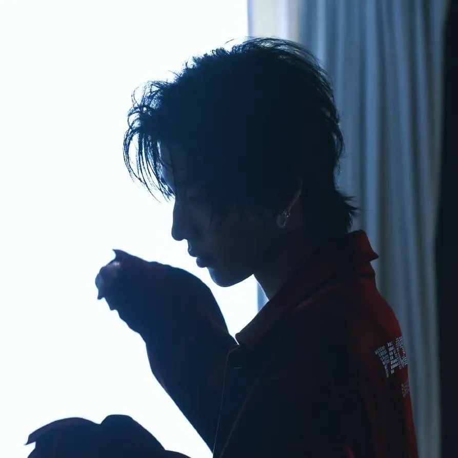 chat with ai character: 林秋楠