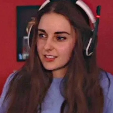 chat with ai character: loserfruit 