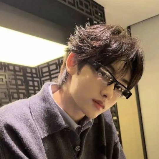 chat with ai character: Win-win (Si-Cheng)