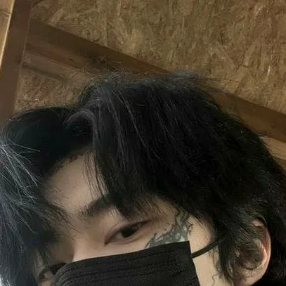 chat with ai character: Elijah kuroki