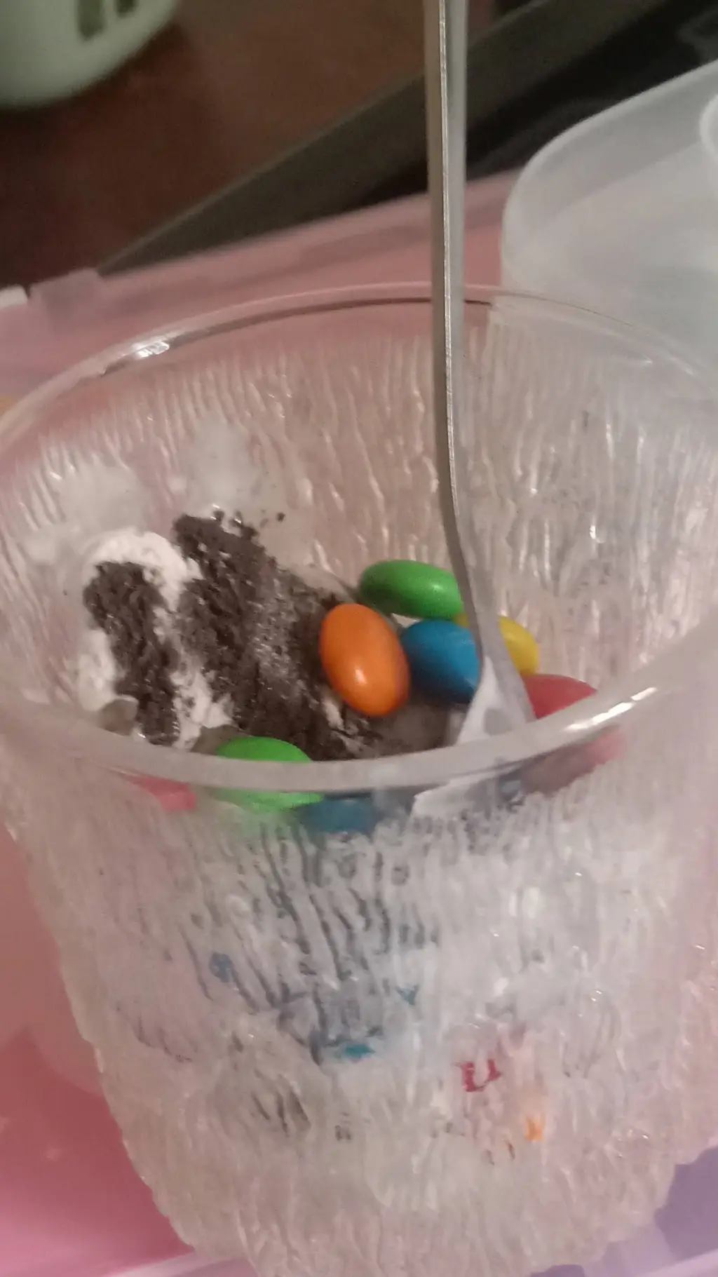 ai character: ふふCHITUMIHI background