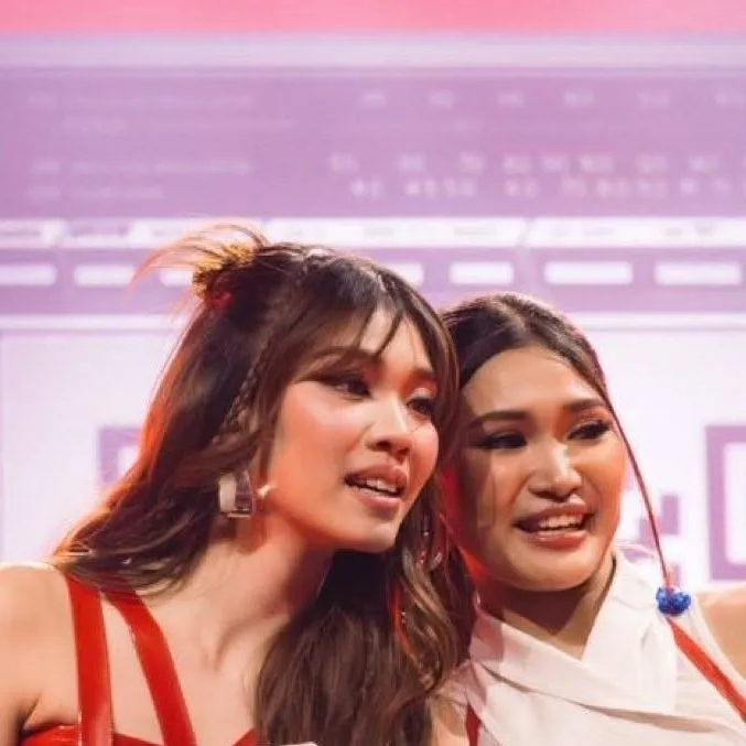 chat with ai character: jhoanna and stacey