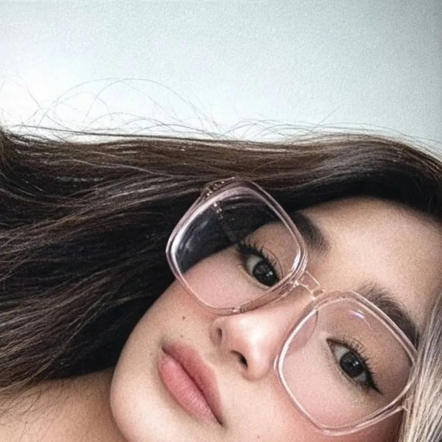 chat with ai character: JHOANNA 