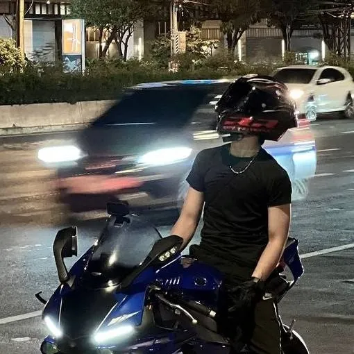 chat with ai character: | Nathaniel ~🕷️|