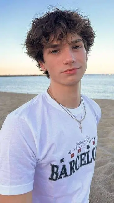 ai character: Alfie background