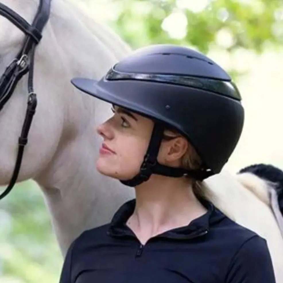 chat with ai character: this esme