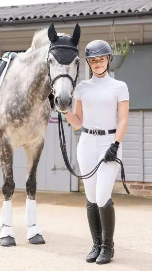 ai character: this esme background